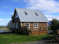 Obr. 5  Nový dřevěný obytný dům (Glaumbær, Island)